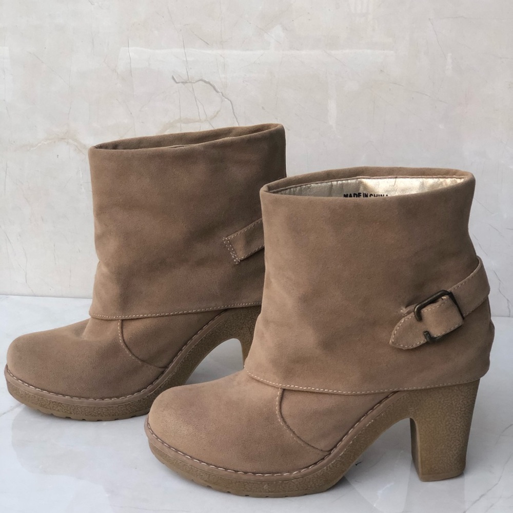 Boots Suede  F24 Size 8